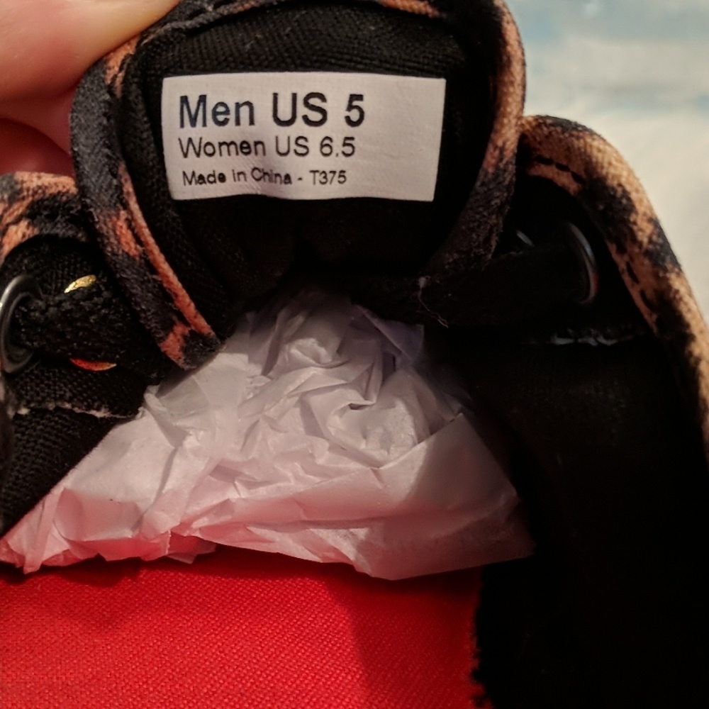 Woman's Vans Size 6.5./ Men's 5 - Picture 8 of 8